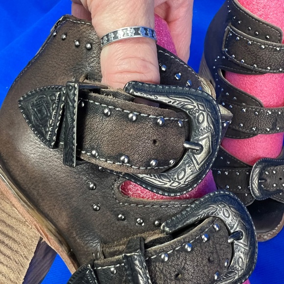 •|•FREEBIRD BY STEVEN•| Brown Violet Leather Triple Buckle Bootie/Sandal Sz 6-7 - Picture 9 of 16